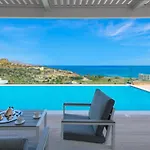 Executive Rhodes Kastro Stunning Sea Views 3 Bedrooms فيلة